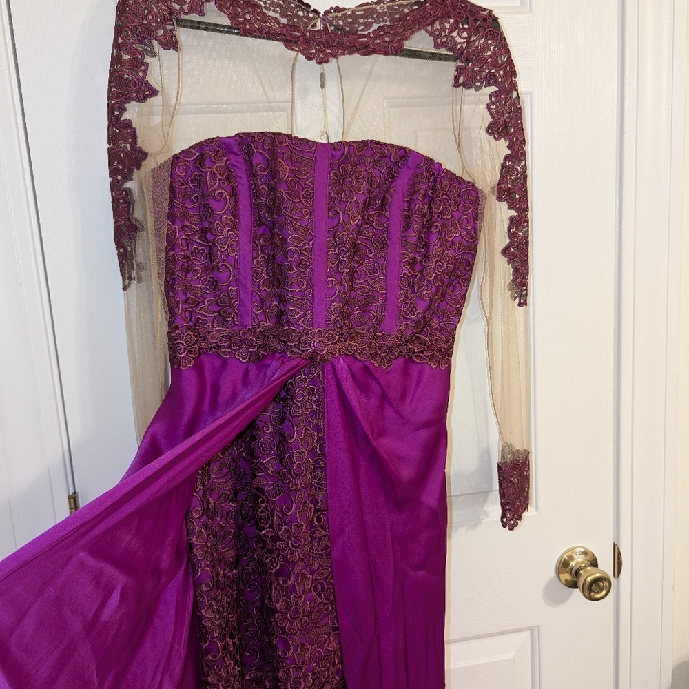 Women's gown dress